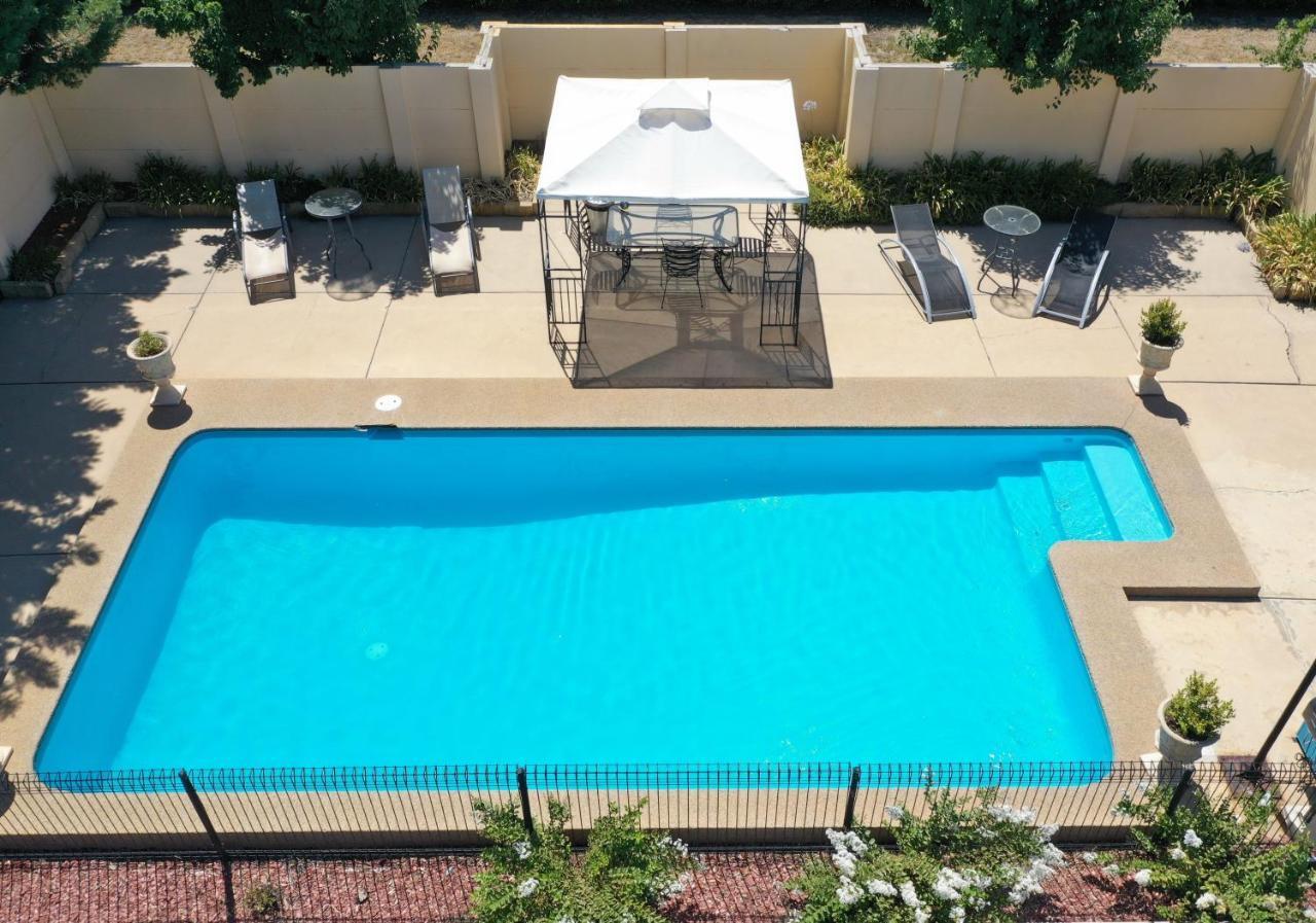 Burringa Garden Motel Wagga Wagga Ngoại thất bức ảnh